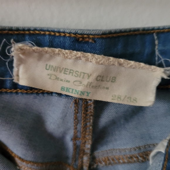 UNIVERSITY CLUB RIPPED SKINNY JEANS - Picture 7 of 7